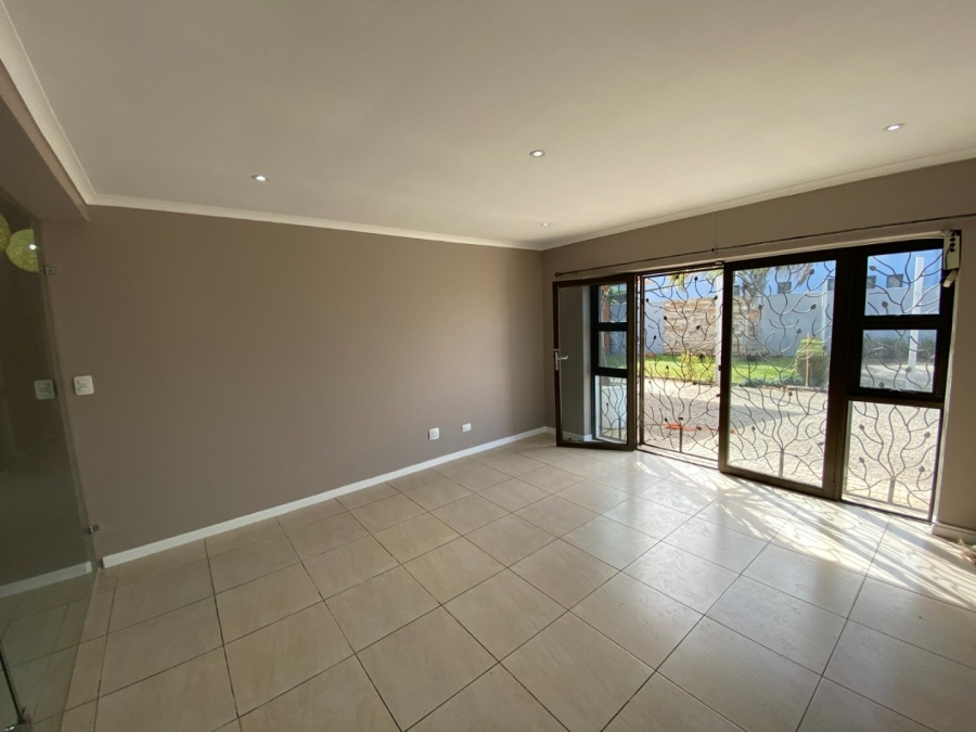 5 Bedroom Property for Sale in Highlands Western Cape